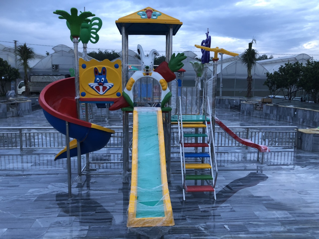Cầu trượt hồ bơi_HB 013