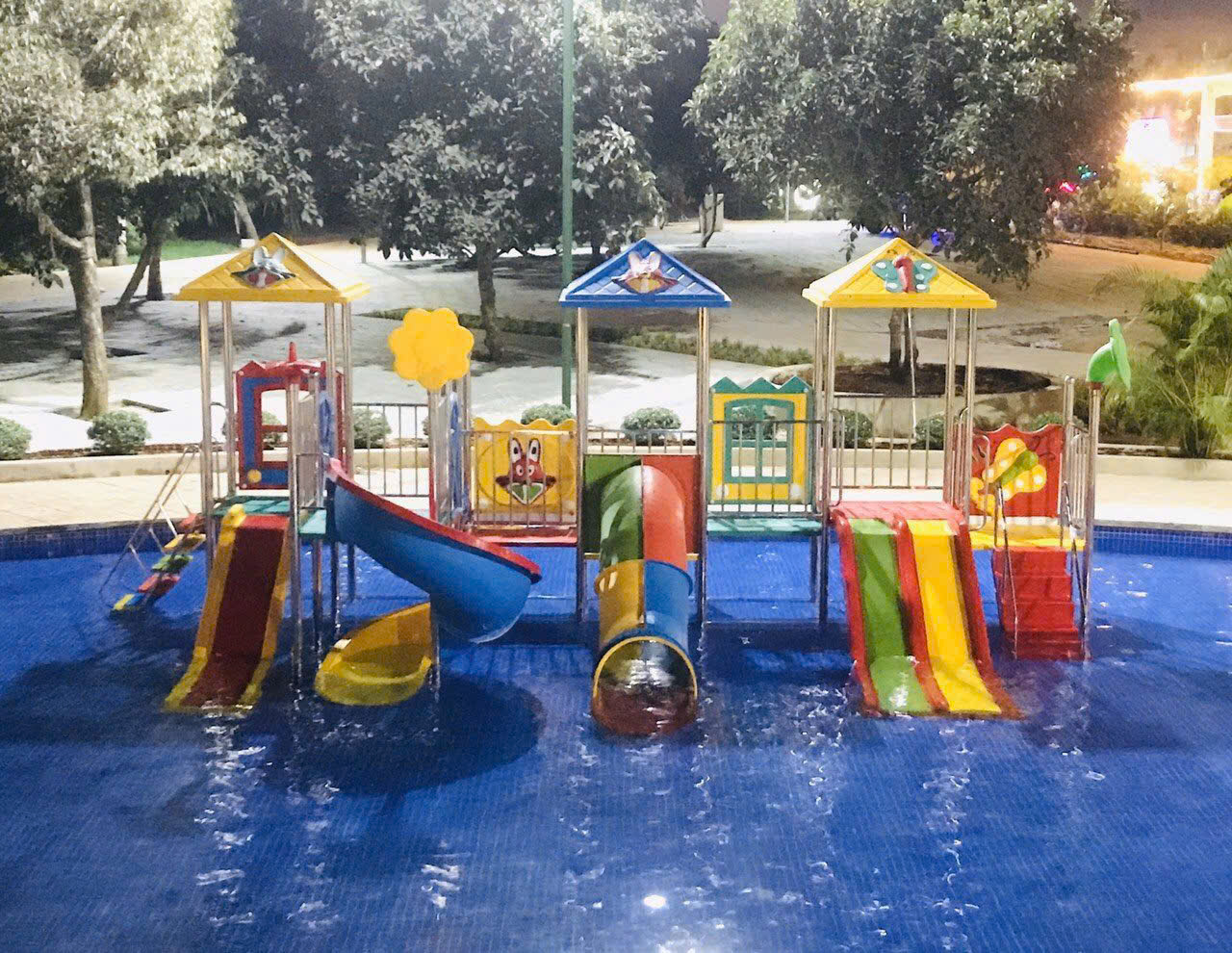 Cầu trượt hồ bơi_HB 015