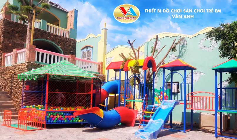 Ảnh khu vui chơi trẻ em được với các thiết bị được sản xuất bởi CTY TNHH Sản Xuất Thương Mại Vân Anh