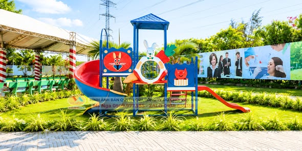 Kết cấu bất đối xứng thông minh của hệ thống 3 sàn liên hoàn, mang đến trải nghiệm vận động đa chiều và an toàn tuyệt đối cho trẻ nhỏ.