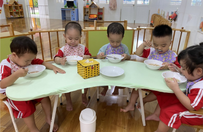 Một số kỹ năng tự phục vụ khi trẻ đến trường